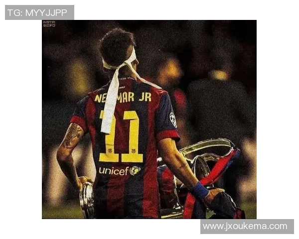 漫画风格的足球明星背影照片展现运动魅力与个性风采